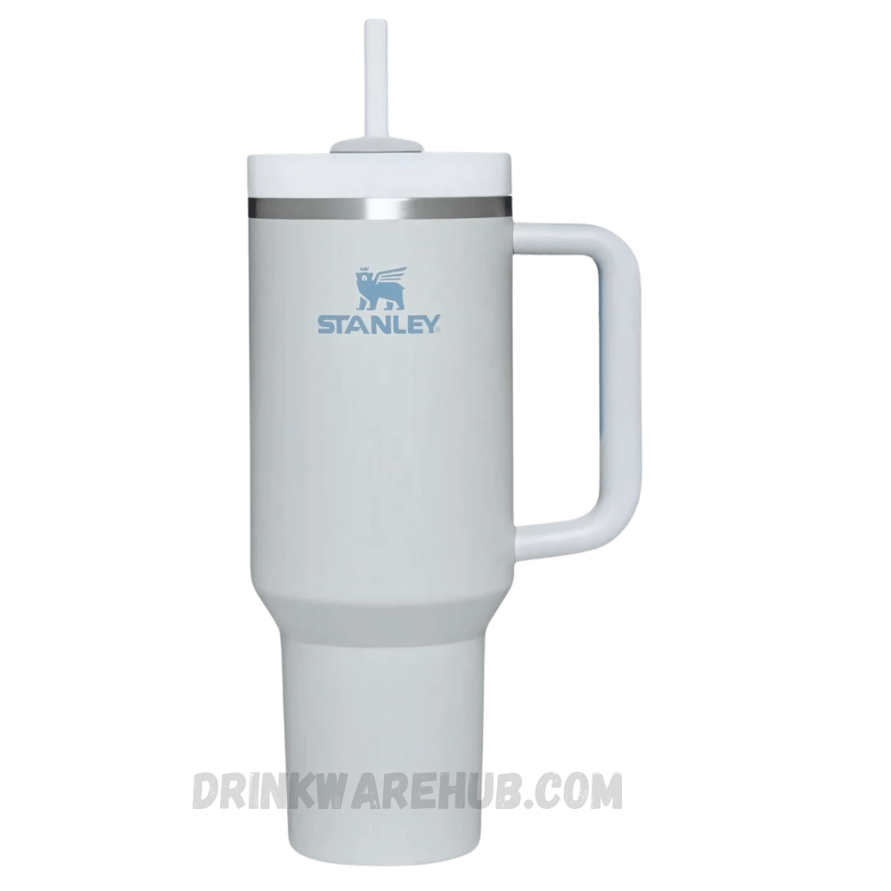 Stanley Tumbler Fog 40 OZ – Minimalist insulated tumbler in a sleek light gray fog color. Keeps drinks hot or cold for hours, ideal for everyday hydration and travel.