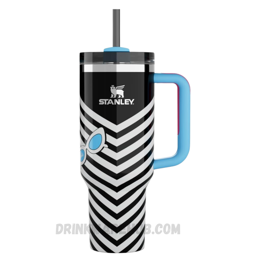Stanley Quencher Flowstate Mug X Barbie 1959 Original 40 OZ – Limited edition tumbler from the Barbie collection, featuring the classic 1959 Original design. This Stanley Flowstate Quencher keeps drinks hot or cold for hours, perfect for collectors, daily hydration, and travel.